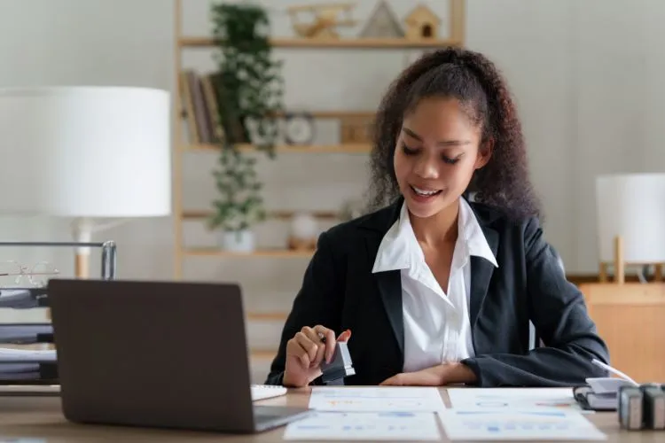 Experte-comptable pour avoir des conseils sur le rachat d'une entreprise à 1 euro